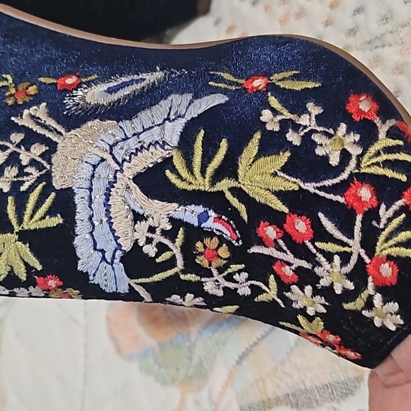 Nanette Lepore Marsha Embroidered Mule Heels,size 7.5 ,blue velvet ♥️ - Picture 12 of 17